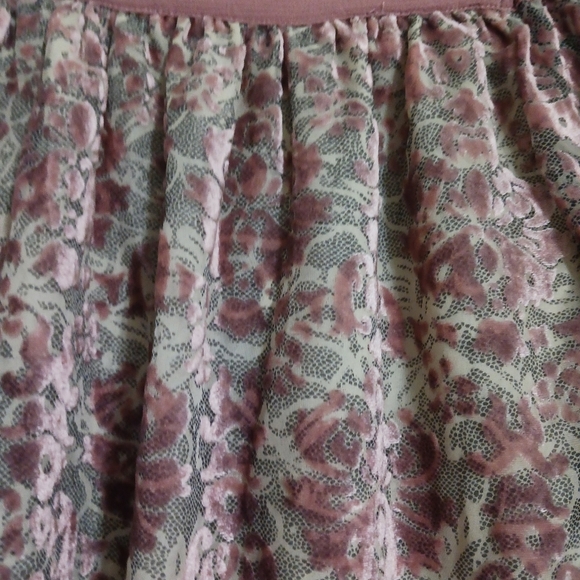 Jessica Simpson Trisha Cold Shoulder  Top - Picture 2 of 9